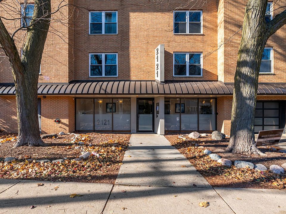 1st image of 2121 N Cambridge Ave APT 108