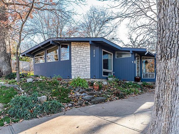2nd image of 654 Craigwoods Dr
