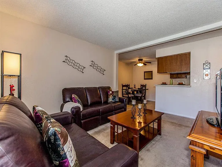 Carmel Apartments — Photo 12