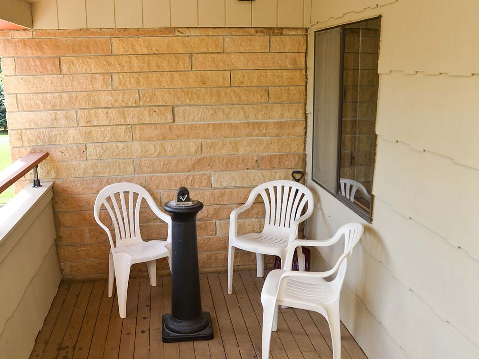 2nd image of 1173 Dewey St APT 100