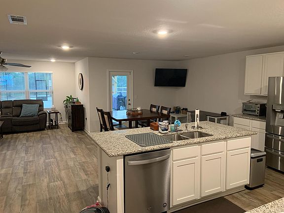 3rd image of 4653 Red Oak Dr