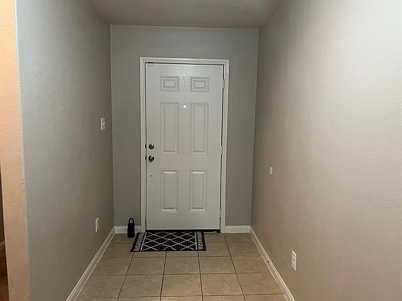 2nd image of 412 Hawks View Dr