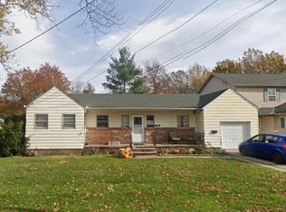 1859 Robindale St, Wickliffe, OH 44092