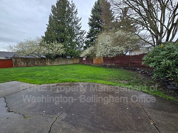 4th image of 6521 58th St NE
