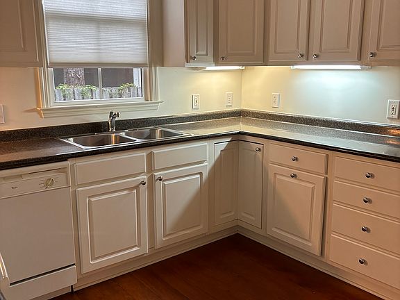 Fully equipped kitchen, light, airy w/dishwasher, garbage disposal, microwave, stove and new full size fridge.