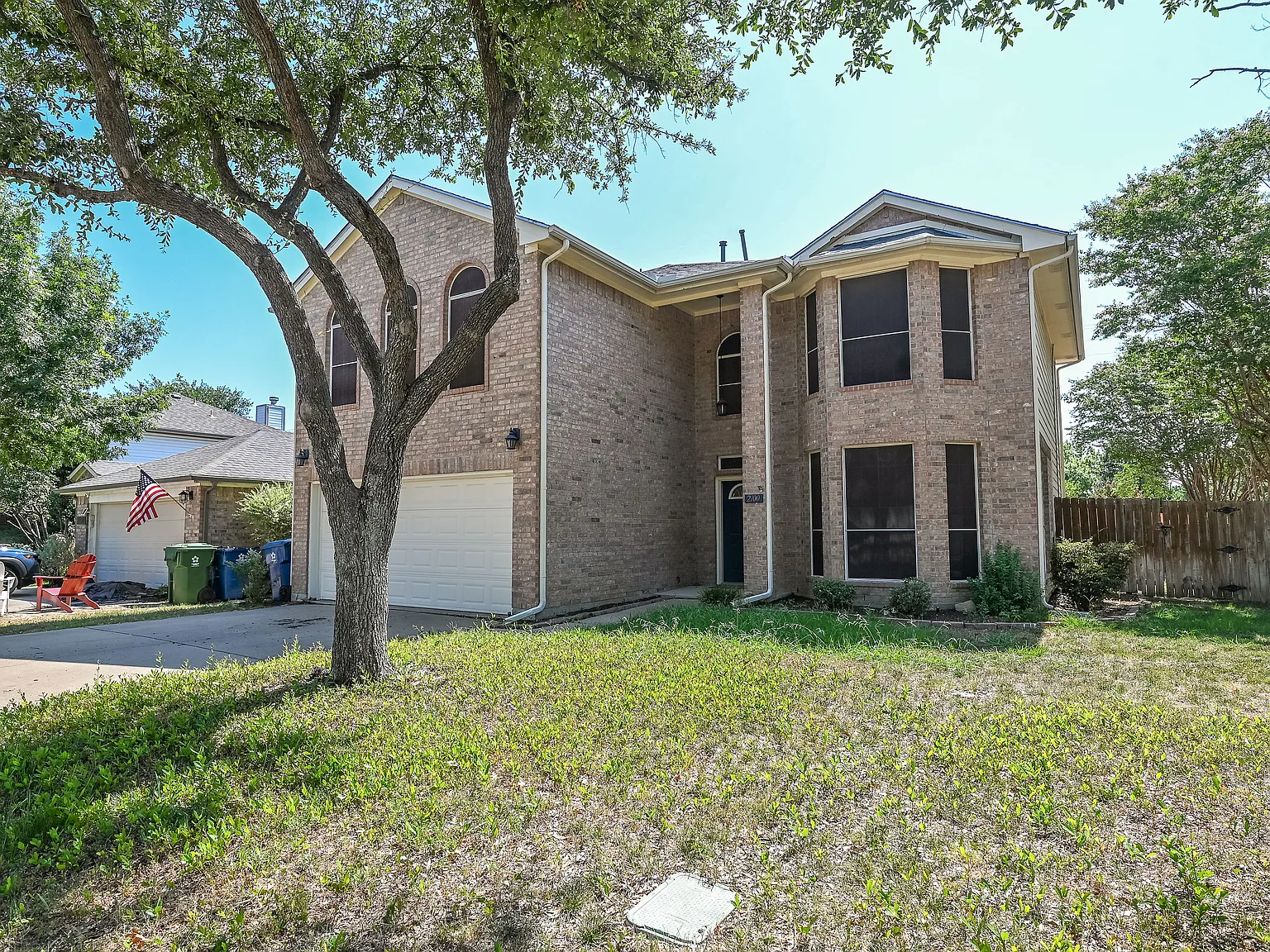 3 bed, 2.5 bath, 2410 sqft, $2,700 — Photo 3