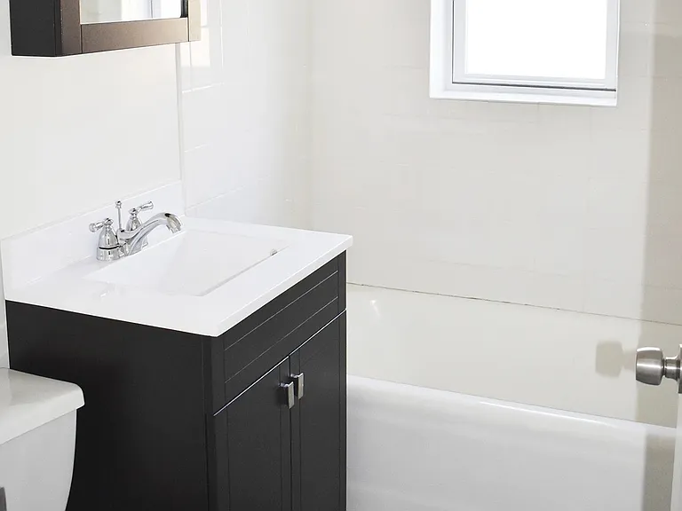 3845 N Greenview Ave #5 — Photo 6