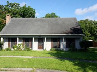 110 N Governor Miro Dr, Lafayette, LA 70506