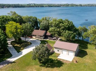 61814 193rd St, Litchfield, MN 55355