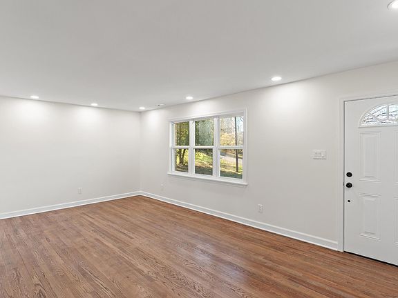 5th image of 2408 Vincinda Cir