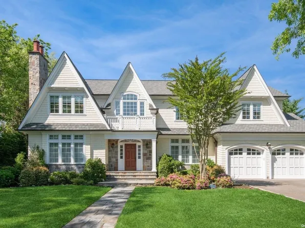 15 St. Paul's Crescent, Garden City, NY 11530