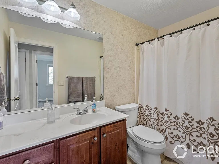 9223 Silver Lake Dr — Photo 24