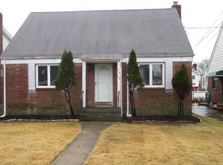 76-30 271st St, New Hyde Park, NY 11040