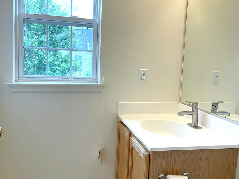 2540 Banshire Dr — Photo 34