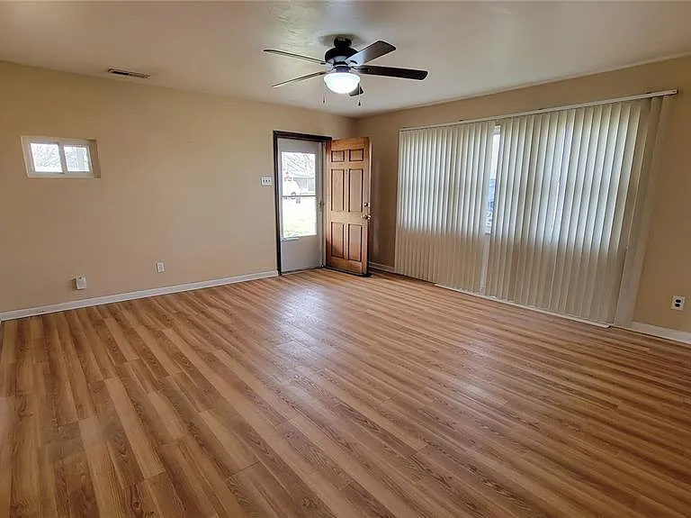 4204 Beauty Ln — Photo 2