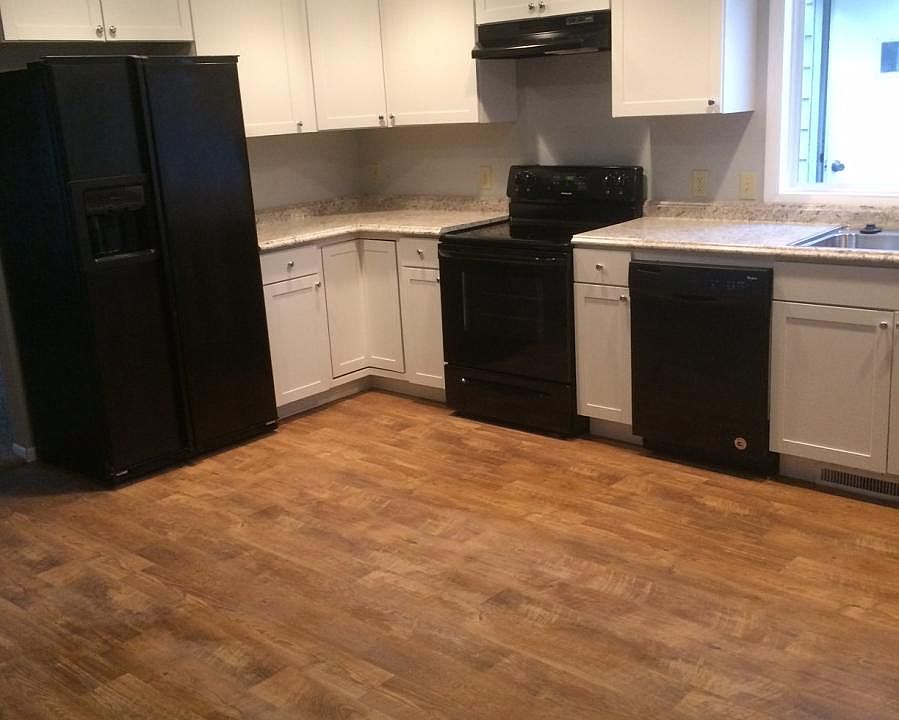 1st image of 222 W Cherry St