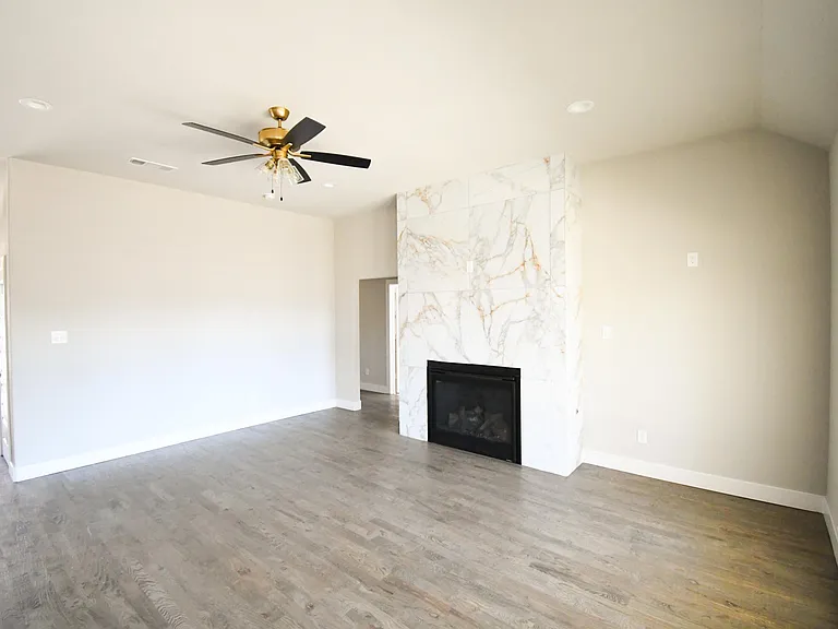 2814 W 18th St — Photo 3