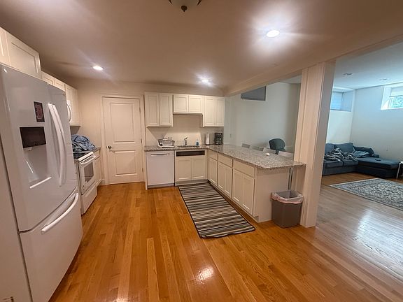 4th image of 40 Naples Rd #B