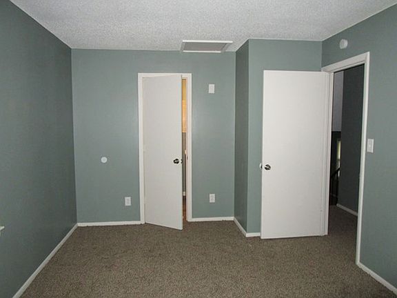 3rd image of 11810 Fremont Ave