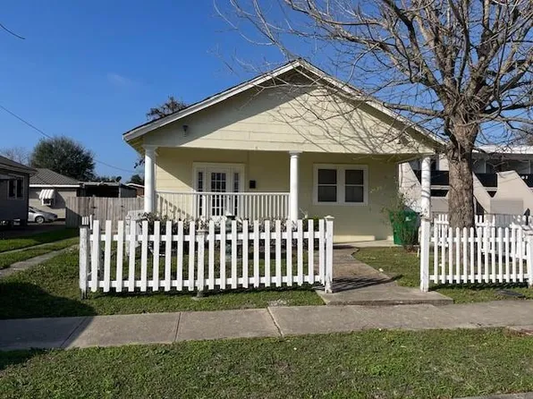 1011 Hancock St, Gretna, LA 70053