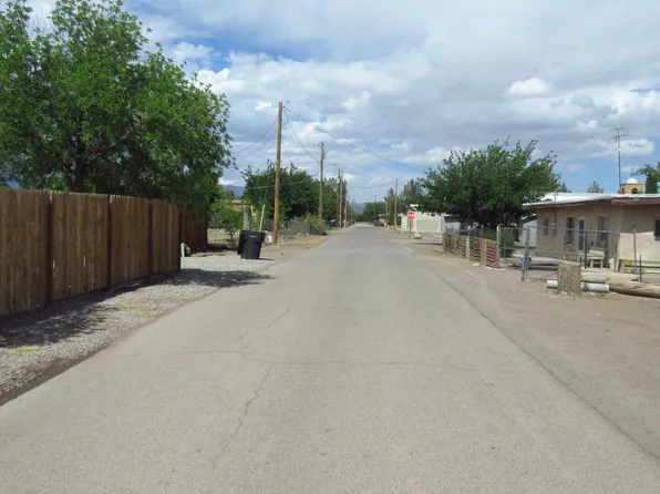 205 E San Miguel St #1, La Mesa, NM 88044