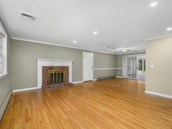 4th image of 61 Continental Drive