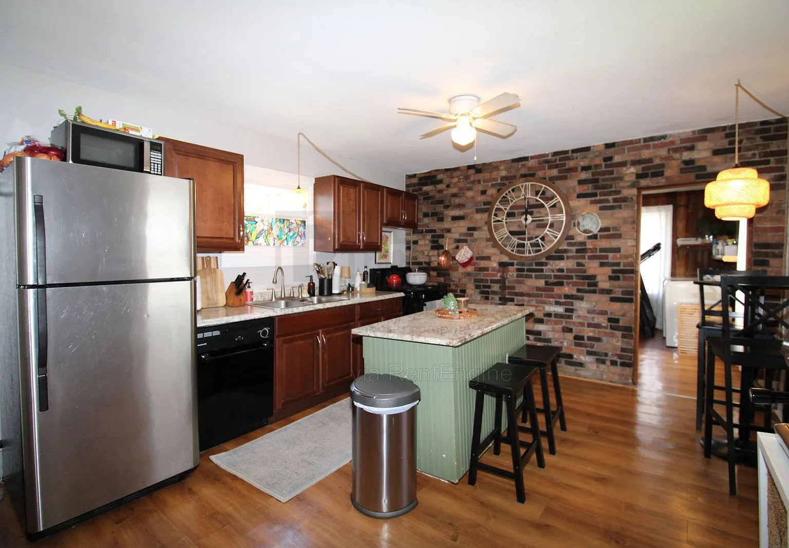 1 bed, 1.0 bath, 900 sqft, $1,725 — Photo 1