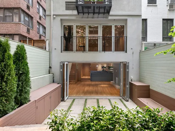 425 E 50th St APT 1, New York, NY 10022