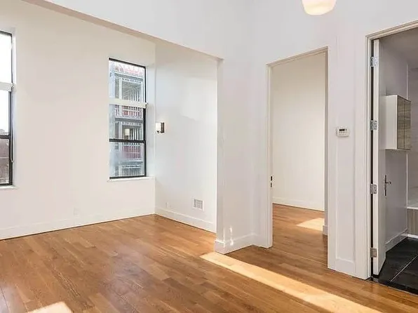 949 Willoughby Avenue image 1 of 11