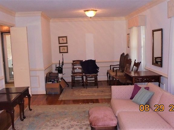 5th image of 448 Berkshire Dr