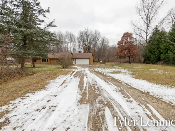 1115 Seventeen Mile Rd NE, Cedar Springs, MI 49319