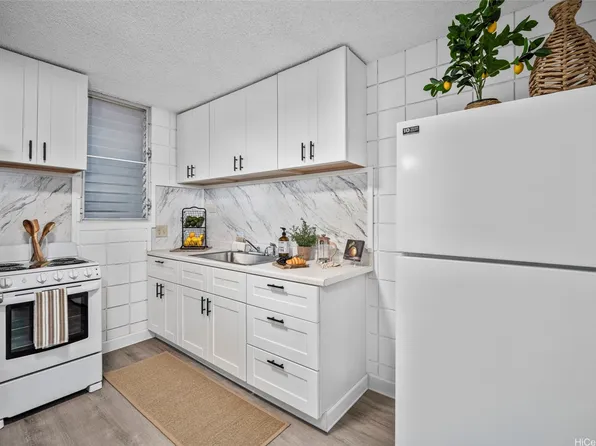 1506 Kaumualii St #B-228, Honolulu, HI 96817