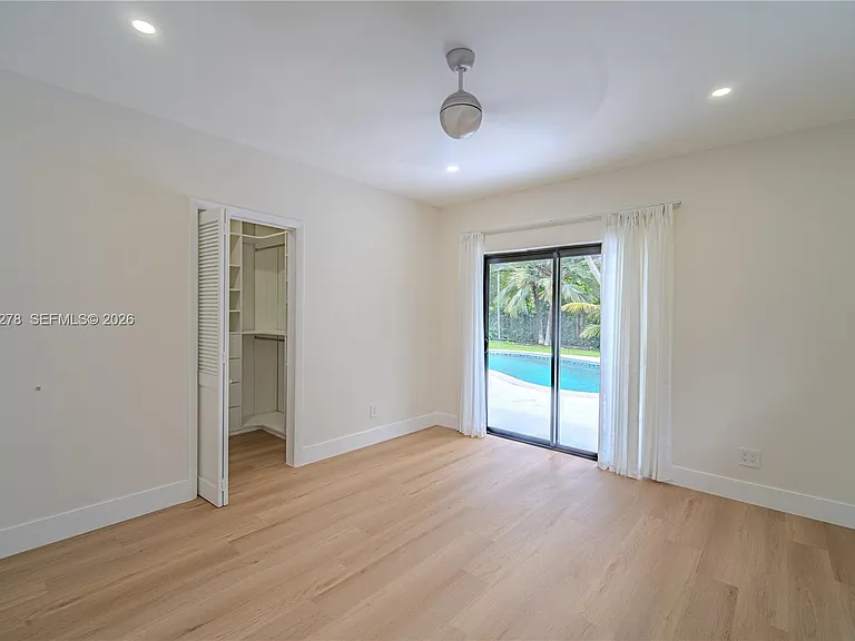1825 Alamanda Dr — Photo 14