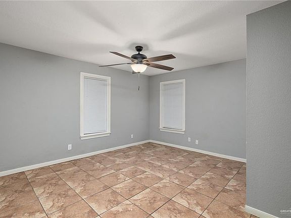 5th image of 709 N 9th Pl