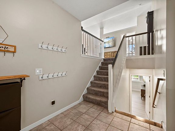 4th image of 6982 Carlyle Rd