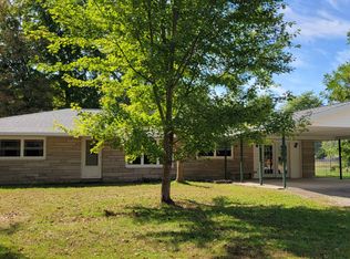 135 E North Ave, Claremont, IL 62421