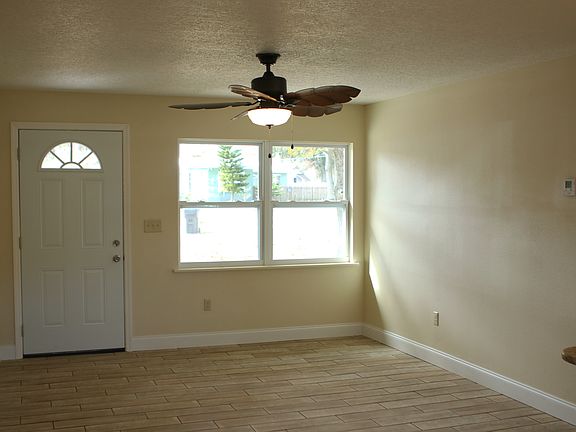 3rd image of 165 Petty Cir