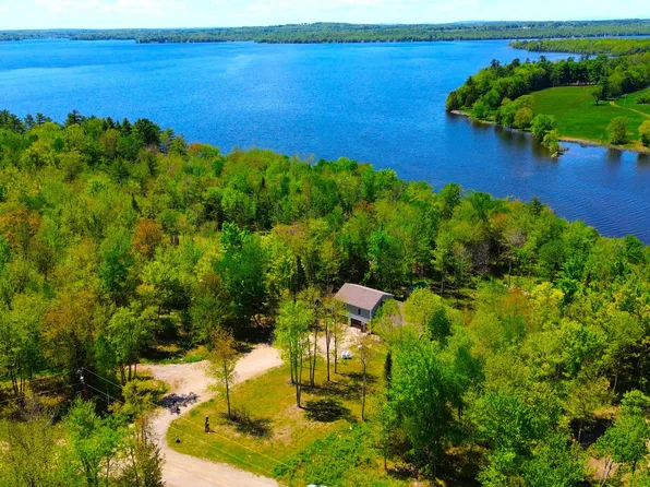 28 Moose Creek Drive, Newport, ME 04953