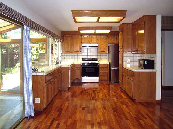2nd image of 5847 Amapola Dr
