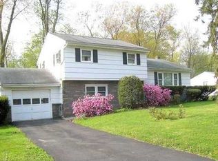 18 Yeoman Rd, Newburgh, NY 12550