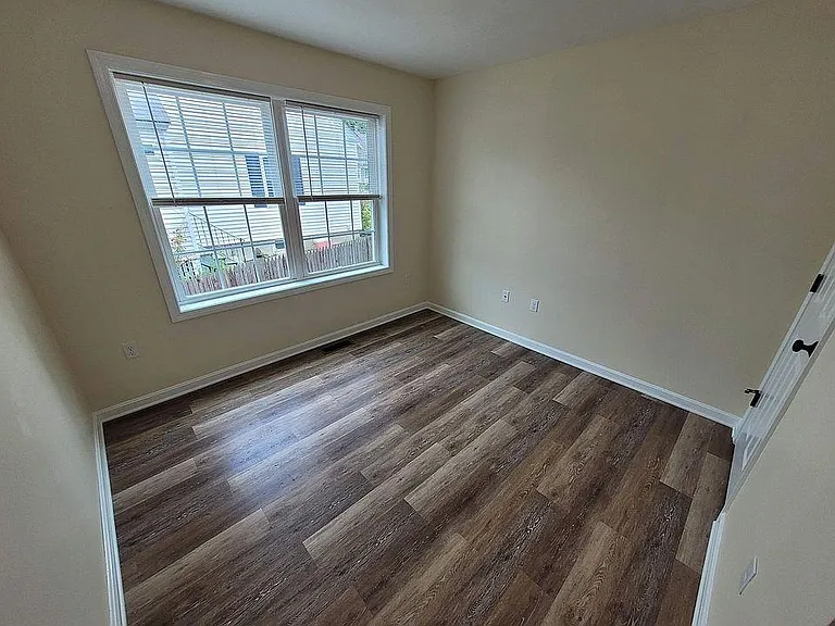 238 Ash St #1 — Photo 10