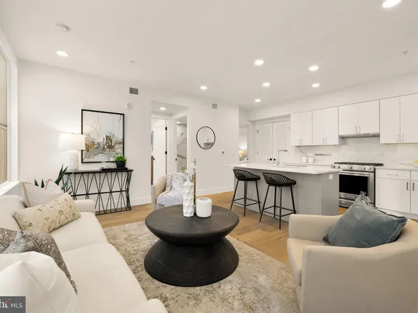 1245 N Pierce St Unit 4, Arlington, VA 22209