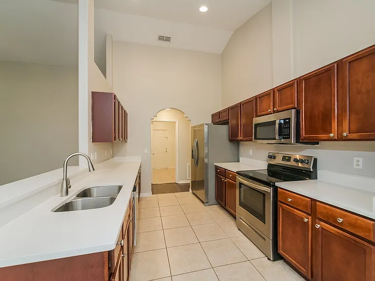 426 Disston Ave — Photo 8