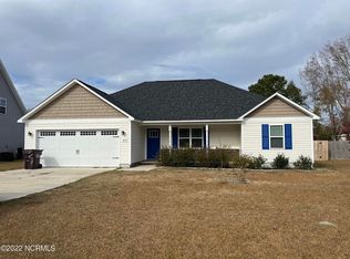 304 Vintage Ct, Hubert, NC 28539