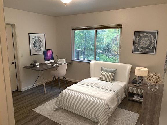 5th image of 175 Rollingwood Dr