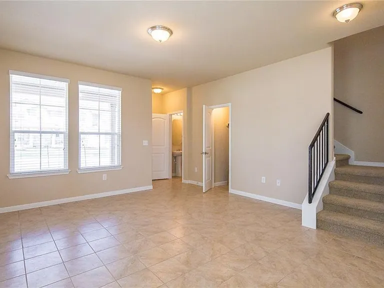 517 Katmai Cir — Photo 9