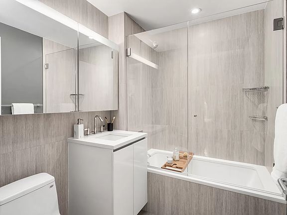 5th image of 50 Franklin St APT 8C