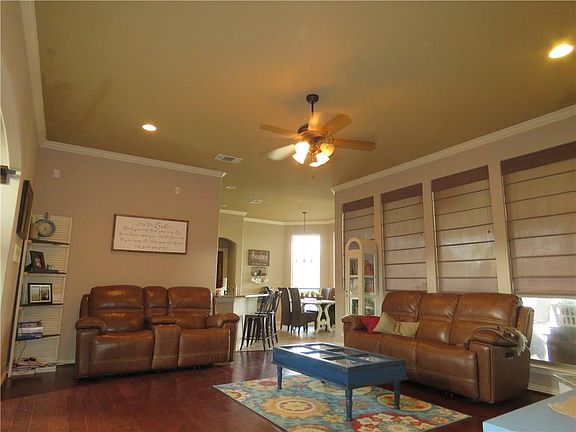 4th image of 114 Hedges Cir