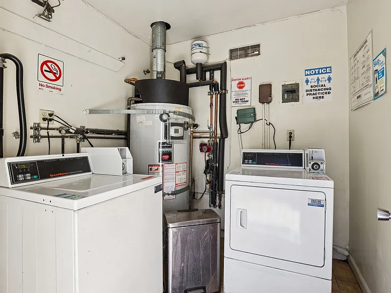 Anaheim Place — Photo 46