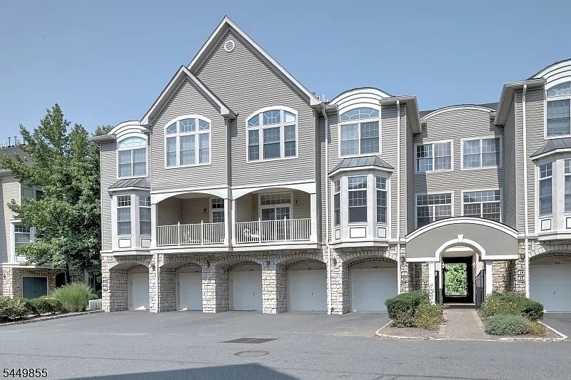 408 Kensington Ln